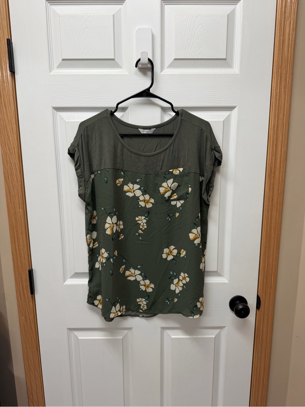 Denver Hayes Olive Floral Short Sleeve Tunic Top